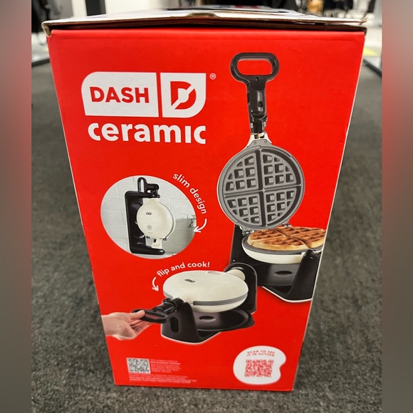 NWT! Dash Flip Belgian Waffle Maker - Picture 3 of 5